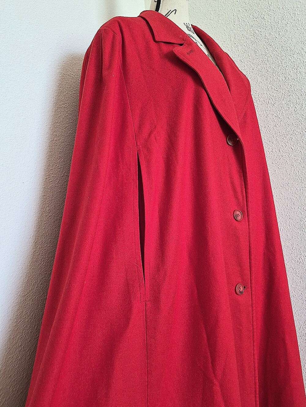 SOLD Vintage Pendleton Red Long 100% Wool Cape Coat Size L Button USA Classic - Picture 8 of 17